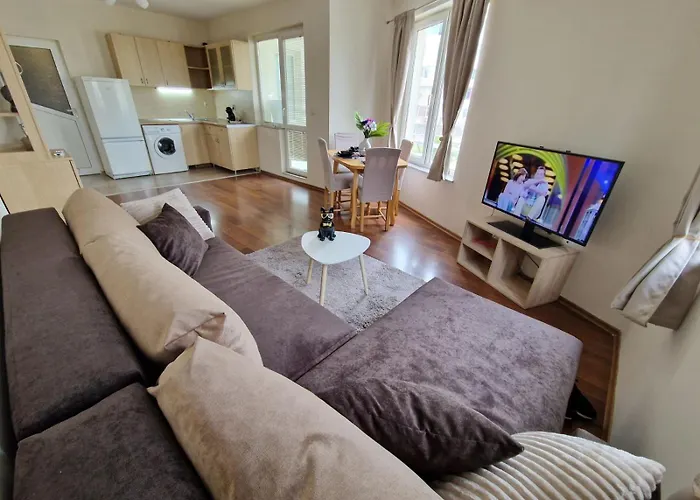 Апартамент Lazur Sea Garden 2 *