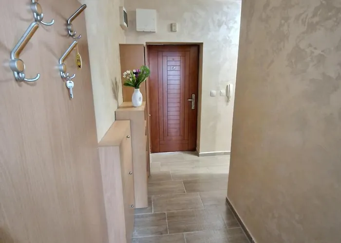 Апартамент Lazur Sea Garden 2 Бургас